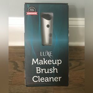 Luxe Makeup Brush Cleaner